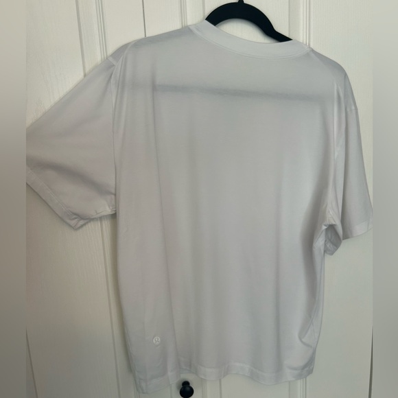 lululemon Fundamental Oversized pocket tee Sz. Small - Picture 2 of 3